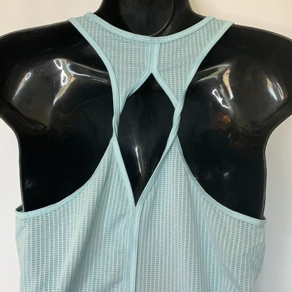 Under Armour Tank Top - Picture 6 of 10